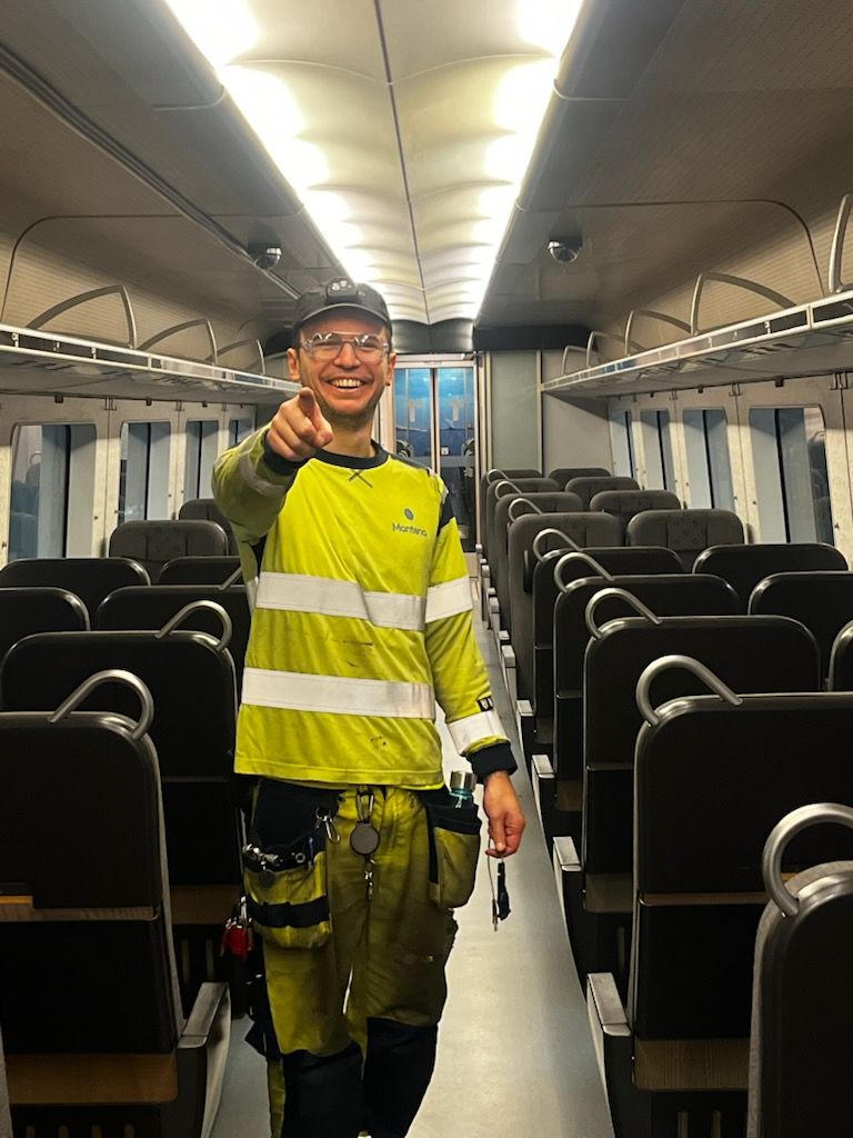 Crazy Bouncing Image